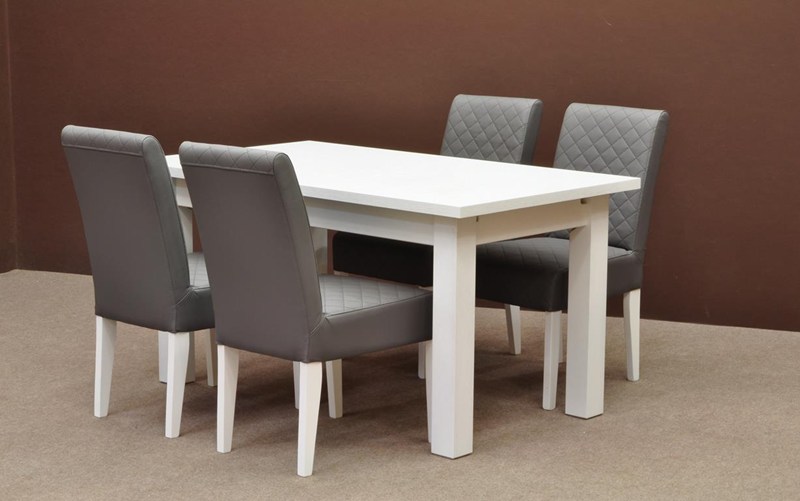 Zestaw stół i krzesła ZT161.Zródło: Batdom.pl
